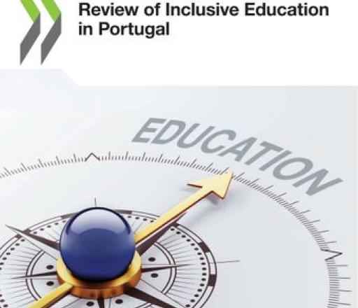 Capa de Relatório: Bússola a apontar para a palavra educação